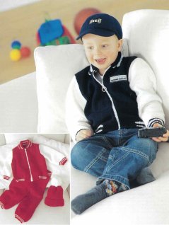 Collegejakke, bukser og hue