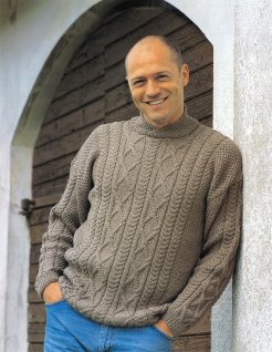 Flätstickad herrpullover