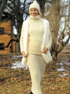 Vest, trøje, nederdel og hue