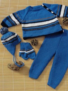 Randig tröja, byxor, mössa och vantar