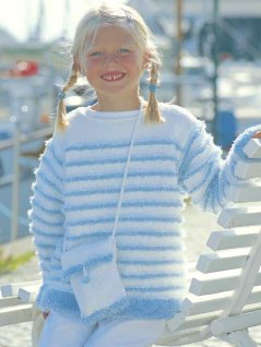 Randig jumper och väska