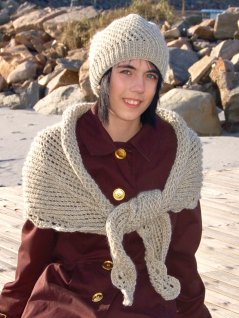 Strikket hue og tørklæde i blonde