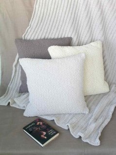 Strikkede puder og tæppe