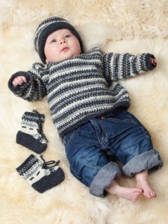 Strikket ærmeløs kjole og cardigan