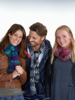 Blondestrikket sweater, cardigan og hue