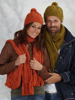 Strikket hue, halstørklæde, taske og tehætte