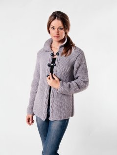 Mosstrikket cardigan i dobbelt garn