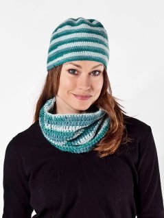 Hæklet hue og imiteret polo