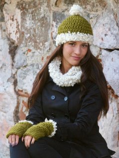 Hat, løkke og armmanchetter