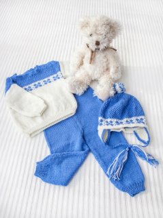 Sweater, bukser og hue