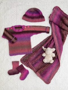 Strikket sweater, hue, sokker og tæppe