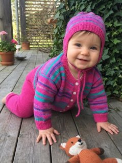 Børnesæt: Cardigan, bukser og hue