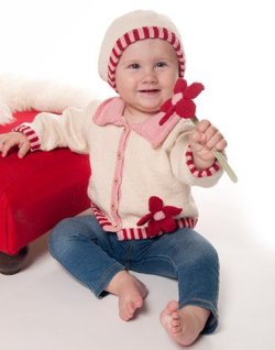 Cardigan og hat med blomst