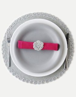 Hæklet dækkeserviet, servietring, rund og firkantet kurv, juletræspynt