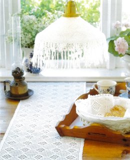 Rund dug, lampeskærm og løber