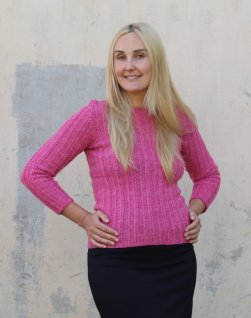 Damesweater med små fletninger