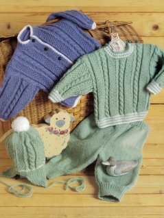 Sweater, cardigan, bukser og hue