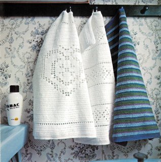 Virkad handduk med hjärta