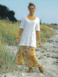 Lang, let svajert trøje med blade og træperler