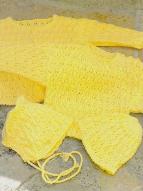 Tröja, kofta, mössa och vingmössa