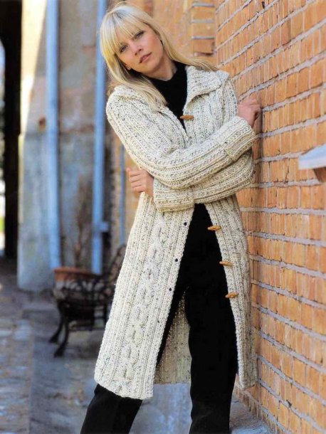 Lang cardigan i dobbelt garn med krave