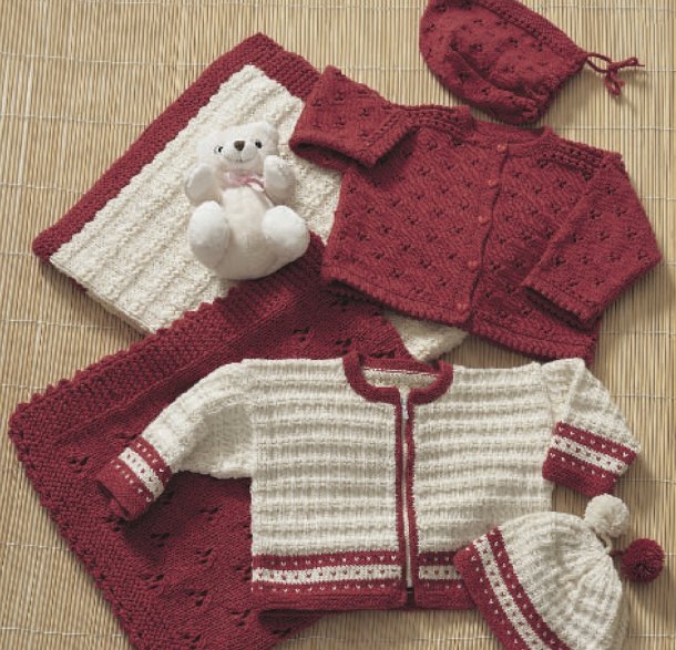 Kofta, mössa och filt i spetsmönster eller struktur