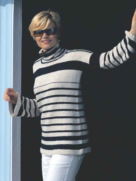 Randig jumper med trumpetärm