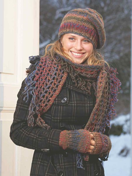 Baret, hæklet tørklæde, ben- og håndledsvarmere, ribstrikket hue og halstørklæde