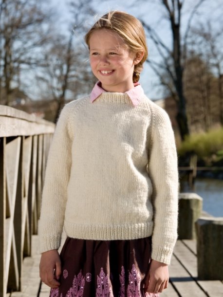 Ensfarvet raglan sweater og cardigan