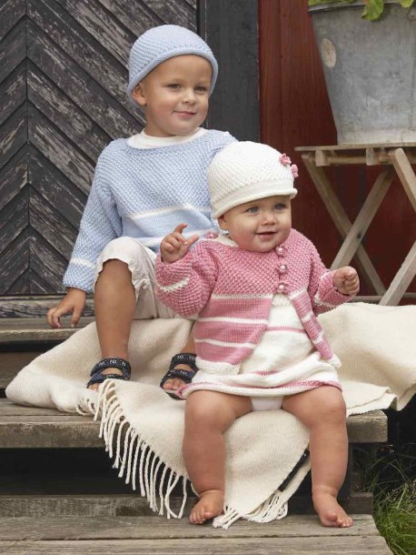 Kjole, cardigan, sweater og hatte