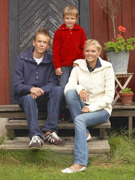 Ensfarvet striktrøje med krave