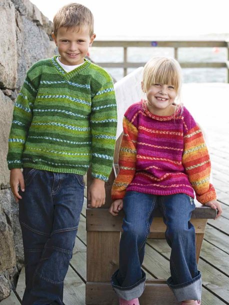 Ensfarvet striktrøjer