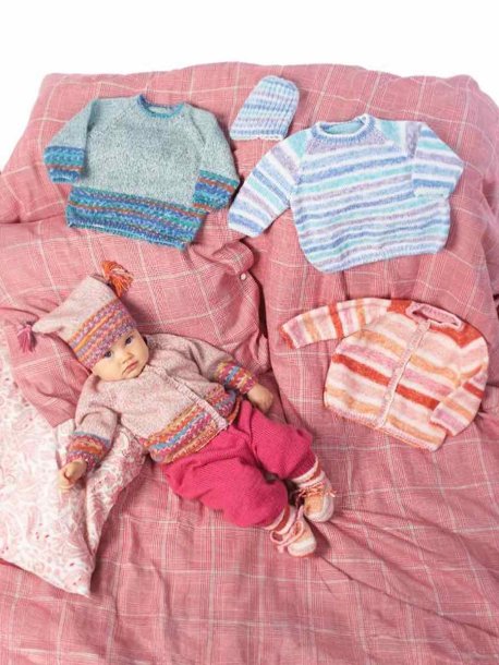 Ensfarvet raglantrøje, cardigan, bukser og hue