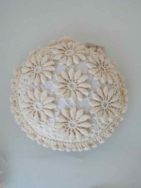 Hæklede puder i blonde