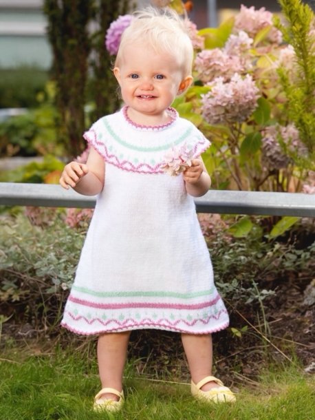 Kjole med rundt bærestykke