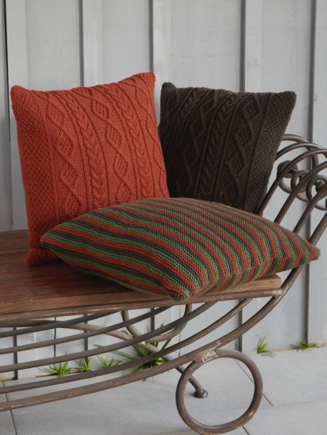 Retstrik og mønstrede puder