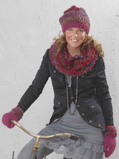 mössa, halsdukspolo och tumvantar