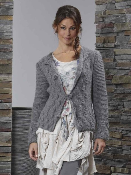 mönsterstickad kofta