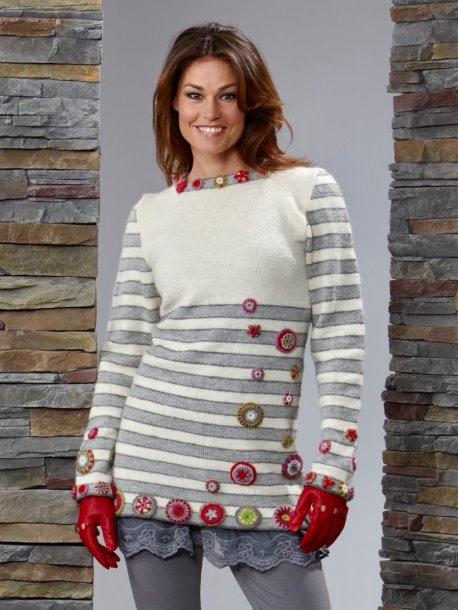 Tunika med hæklede blomster