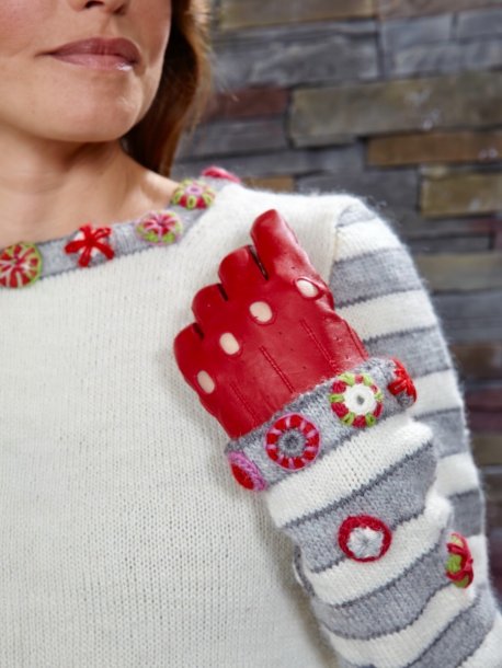 Tunika med hæklede blomster