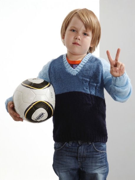 Strikket sweater med fletninger