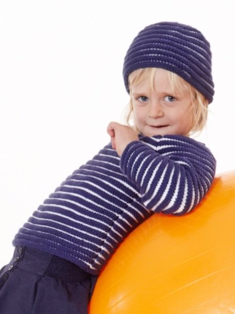 Strikket stribet sweater og hue