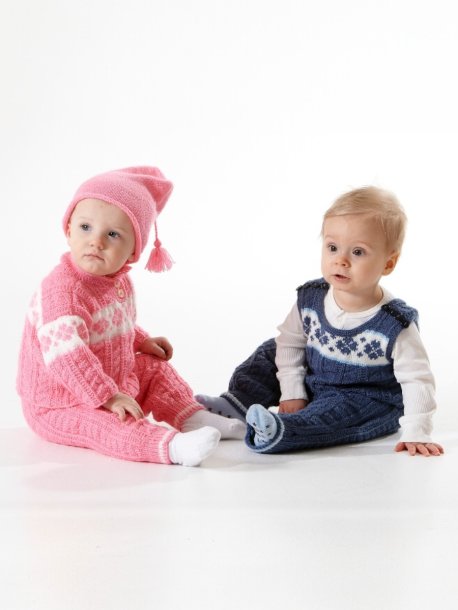 Sweater med mønstret kant, bukser og hue