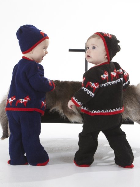 Sweater, cardigan, bukser og hue med Dalaheste
