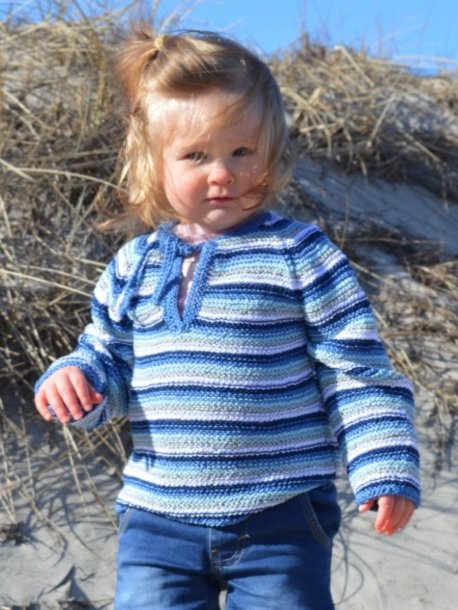 Stribet børnetrøje med snøring