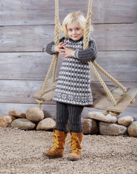 Mønstret tunika, strømpebukser og hat