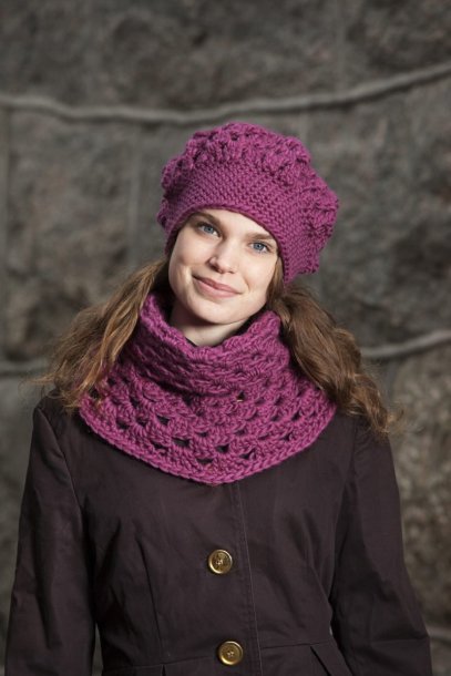 Hæklet hue og tørklæde polo