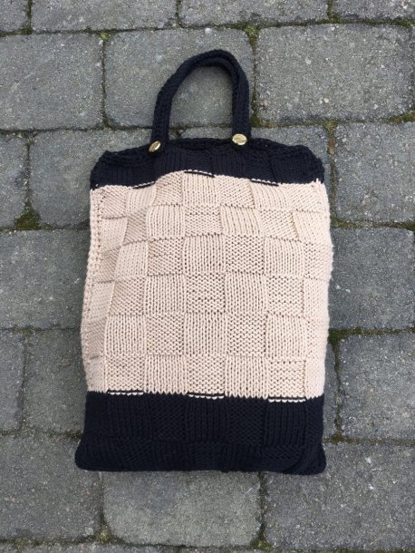 Strikket taske