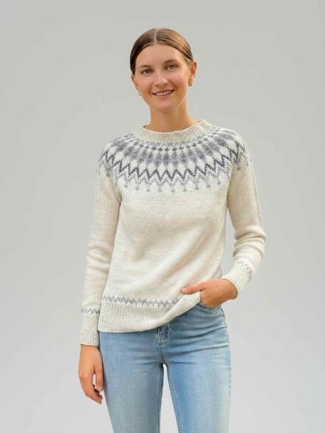 Trøje og cardigan med mønstret kant