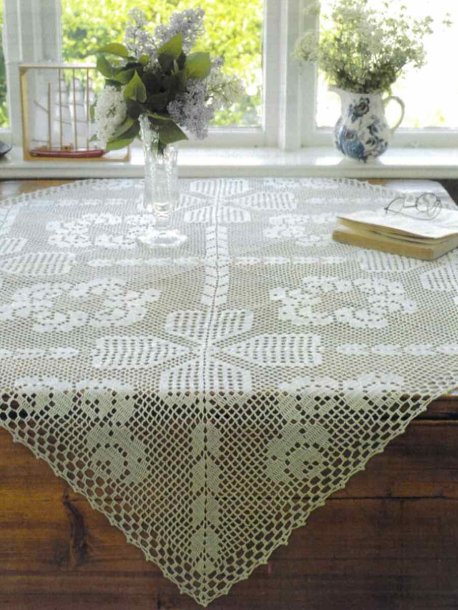 Hæklet dug i firkanter